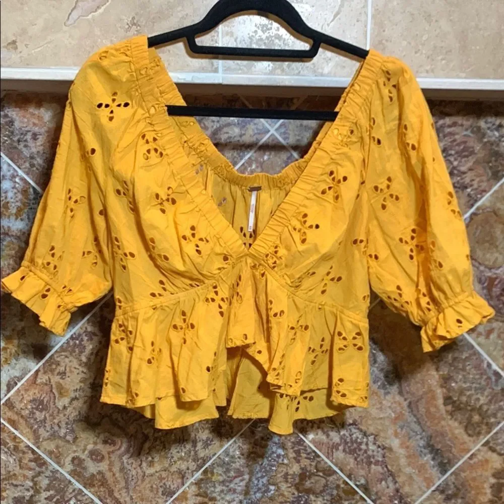 Women’s FREE PEOPLE
GARDENIA TOP Medium Color Golden Girl - Picture 2 of 15